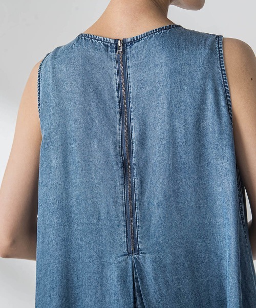 MAYSON GREY(メイソングレイ)の「ゆれるデニムノースリーブワンピース(ワンピース・レディース・ブルー/ネイビー・M)」の5枚目の写真