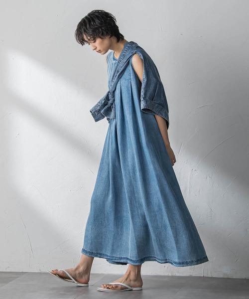 MAYSON GREY(メイソングレイ)の「ゆれるデニムノースリーブワンピース(ワンピース・レディース・ブルー/ネイビー・M)」の7枚目の写真