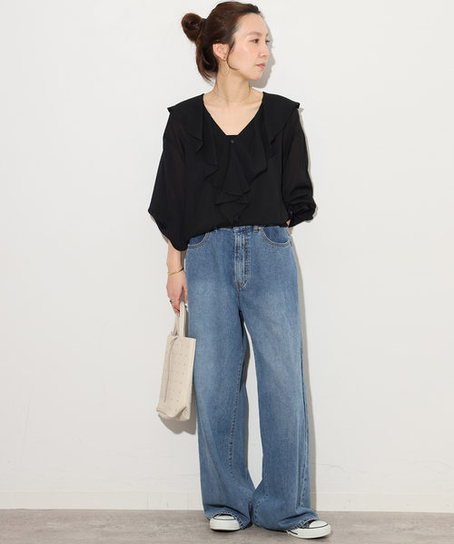 JOURNAL STANDARD relume(ジャーナルスタンダード レリューム)の「ラッフルロングスリーブブラウス(シャツ/ブラウス・レディース・ホワイト/ブラック・FREE)」の3枚目の写真