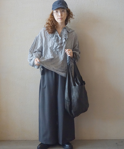 JOURNAL STANDARD LUXE(ジャーナルスタンダード ラックス)の「《追加》ラッフルフリルプルオーバーシャツ(シャツ/ブラウス・レディース・ブラック・FREE)」の2枚目の写真
