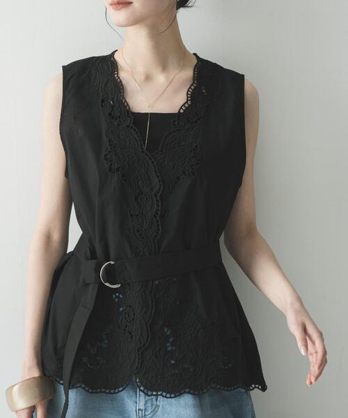 URBAN RESEARCH（アーバンリサーチ）の「カットワーク刺繍ジレ（シャツ/ブラウス・レディース・ホワイト/ブラック・FREE）」の2枚目の写真
