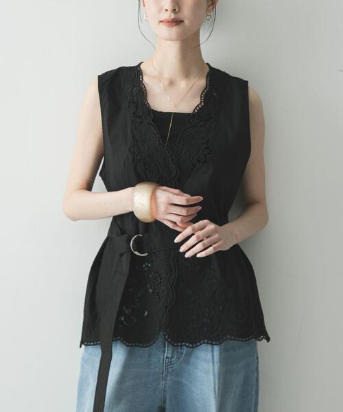 URBAN RESEARCH（アーバンリサーチ）の「カットワーク刺繍ジレ（シャツ/ブラウス・レディース・ホワイト/ブラック・FREE）」の16枚目の写真