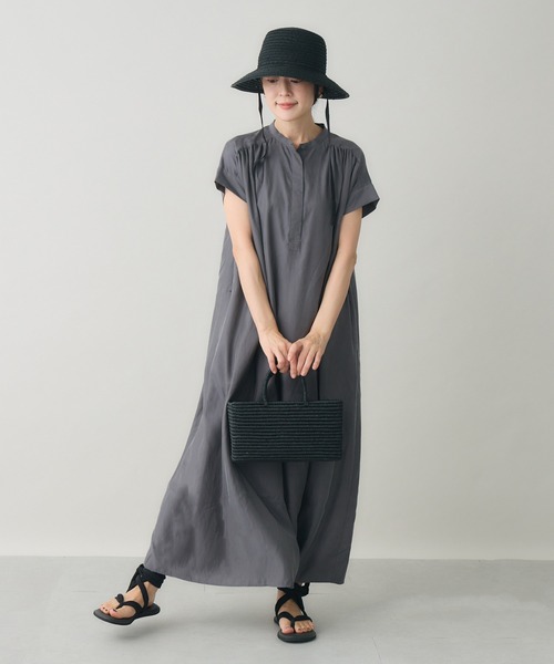 kuros'(クロス)の「【kuros'オリジナル】フレンチスリーブAラインワンピース 日本製(ワンピース・レディース・ブラック/チャコールグレー/ホワイト・SMALL/MEDIUM)」の3枚目の写真