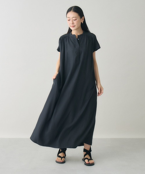 kuros'(クロス)の「【kuros'オリジナル】フレンチスリーブAラインワンピース 日本製(ワンピース・レディース・ブラック/チャコールグレー/ホワイト・SMALL/MEDIUM)」の19枚目の写真