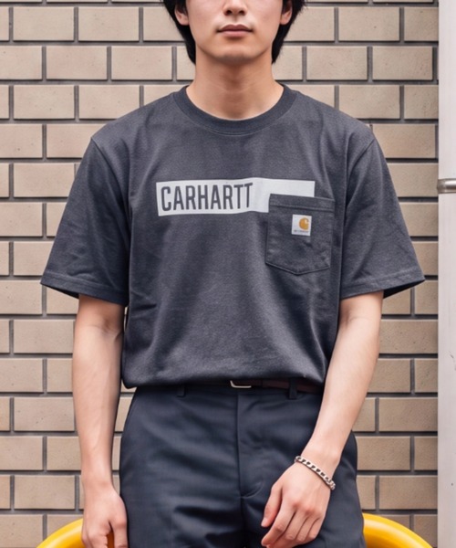Carhartt(カーハート)の「【T18】【Carhartt/カーハート】HEAVYWEIGHT S/S LOGO CAMO TEE(Tシャツ/カットソー・メンズ・チャコールグレー/グレー/ネイビー・SMALL/MEDIUM/LARGE)」の2枚目の写真