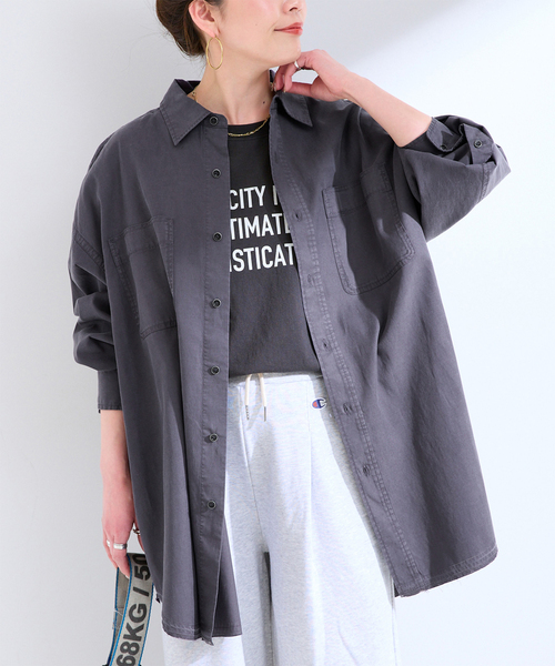B.C STOCK（ベーセーストック）の「ウォッシャブル / フェードダイファーマーシャツ（シャツ/ブラウス・レディース・サックスブルー/ベージュ/ブラック系その他・FREE）」の2枚目の写真