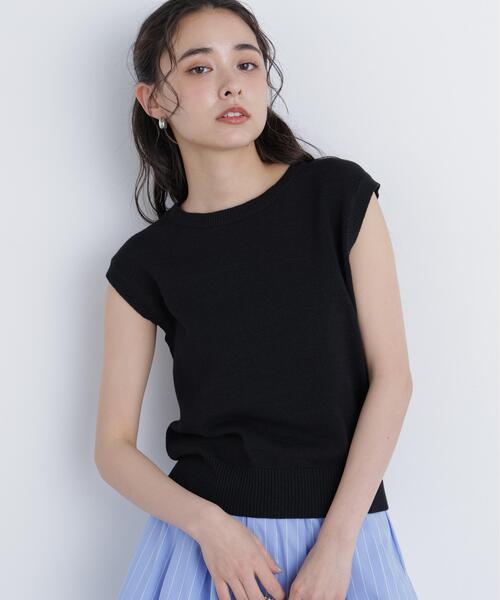 N.(N. Natural Beauty Basic)(エヌエヌナチュラルビューティーベーシック)の「ノースリーブリラクシーニット(ニット/セーター・レディース・ブラック/オフホワイト/レッド・フリ-)」の2枚目の写真