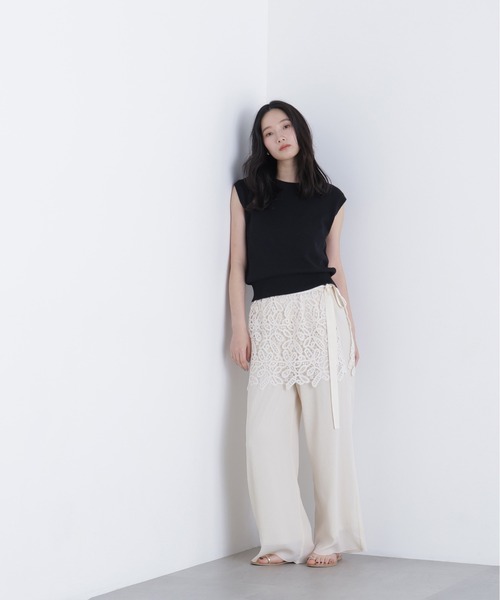 N.(N. Natural Beauty Basic)(エヌエヌナチュラルビューティーベーシック)の「ノースリーブリラクシーニット(ニット/セーター・レディース・ブラック/オフホワイト/レッド・フリ-)」の4枚目の写真