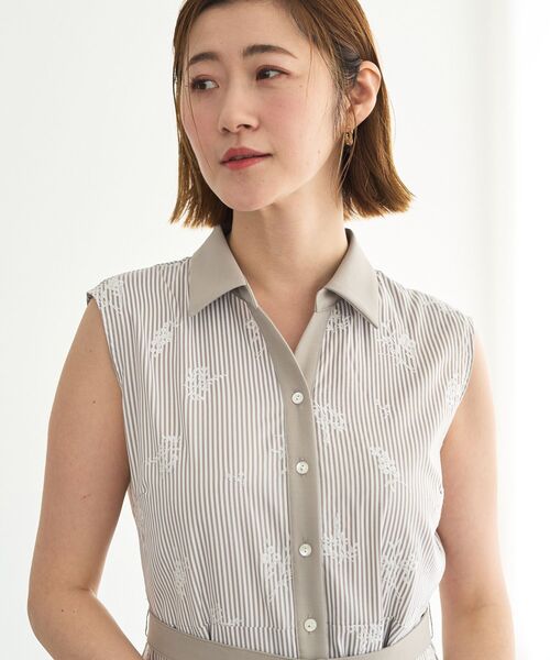 YECCA VECCA（イェッカヴェッカ）の「ストライプ柄フラワー刺繍ワンピース（ワンピース・レディース・ネイビー/ベージュ・FREE）」の4枚目の写真