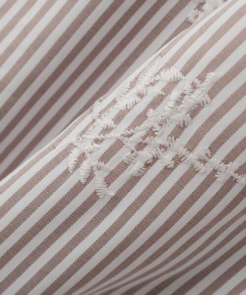 YECCA VECCA（イェッカヴェッカ）の「ストライプ柄フラワー刺繍ワンピース（ワンピース・レディース・ネイビー/ベージュ・FREE）」の21枚目の写真