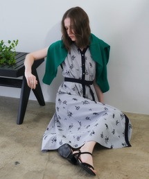 ストライプ柄フラワー刺繍ワンピース