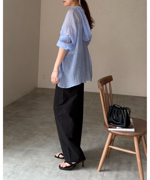 She's Closet（シーズクローゼット）の「フード付き 長袖 オーバーサイズ シアーシャツパーカー フーディー（シャツ/ブラウス・レディース・イエロー/ホワイト/ブラック/ブルー・FREE）」の21枚目の写真