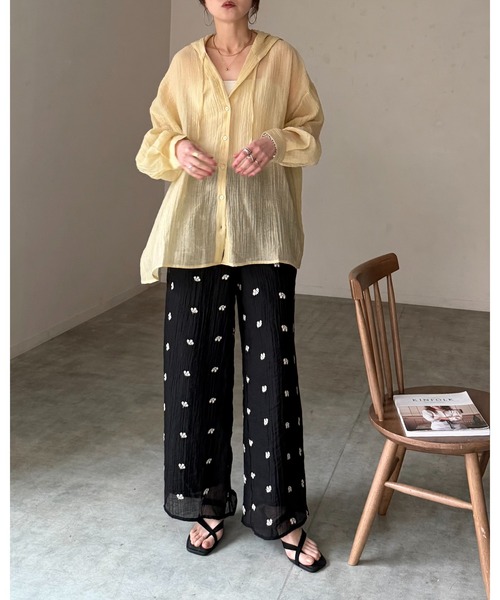 She's Closet（シーズクローゼット）の「フード付き 長袖 オーバーサイズ シアーシャツパーカー フーディー（シャツ/ブラウス・レディース・イエロー/ホワイト/ブラック/ブルー・FREE）」の17枚目の写真