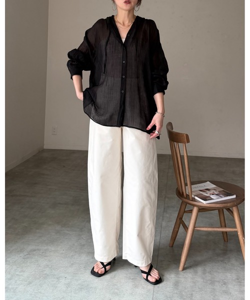 She's Closet（シーズクローゼット）の「フード付き 長袖 オーバーサイズ シアーシャツパーカー フーディー（シャツ/ブラウス・レディース・イエロー/ホワイト/ブラック/ブルー・FREE）」の14枚目の写真