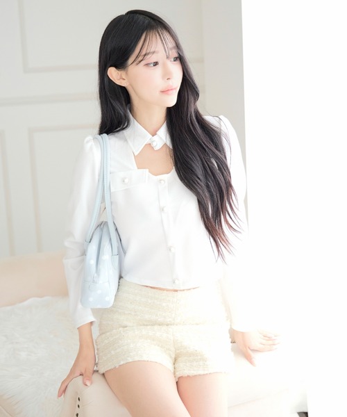 ALLuRing ChaRm(アリュリングチャーム)の「Cutout Pleated Pearl Blouse / カットアウトプリーツパールブラウス(シャツ/ブラウス・レディース・ホワイト/ブラック・FREE)」の18枚目の写真