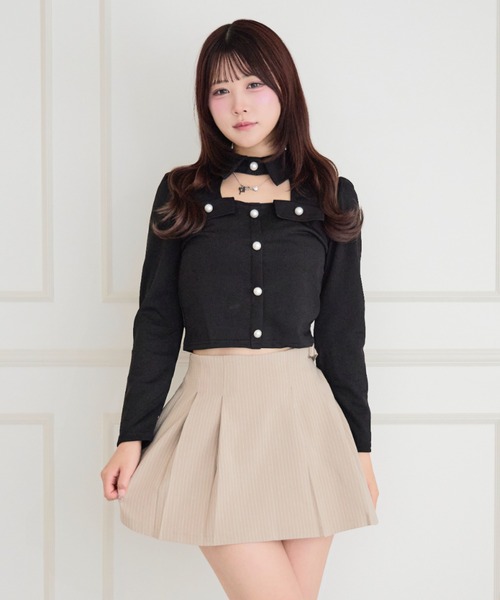 ALLuRing ChaRm(アリュリングチャーム)の「Cutout Pleated Pearl Blouse / カットアウトプリーツパールブラウス(シャツ/ブラウス・レディース・ホワイト/ブラック・FREE)」の21枚目の写真