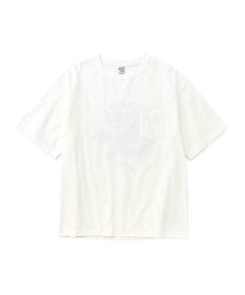 CALEE(キャリー)の「VINTAGE TYPE SNAKE LOGO POCKET TEE <NATURALLY PAINT DESIGN>(Tシャツ/カットソー・メンズ・スミクロ/ホワイト・LARGE/MEDIUM/X-LARGE)」の1枚目の写真