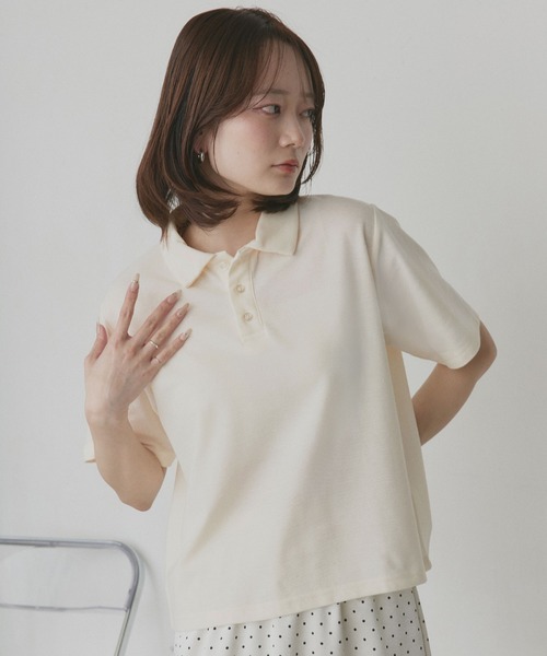 ad thie（アドティエ）の「ベーシック ハーフスリーブ ポロシャツ（ポロシャツ・レディース・アイボリー/グレイッシュベージュ/ネイビー/チャコール/ピンク/ライトブルー/ブラウン・FREE）」の4枚目の写真