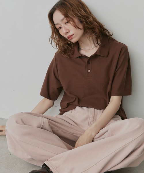 ad thie（アドティエ）の「ベーシック ハーフスリーブ ポロシャツ（ポロシャツ・レディース・アイボリー/グレイッシュベージュ/ネイビー/チャコール/ピンク/ライトブルー/ブラウン・FREE）」の3枚目の写真