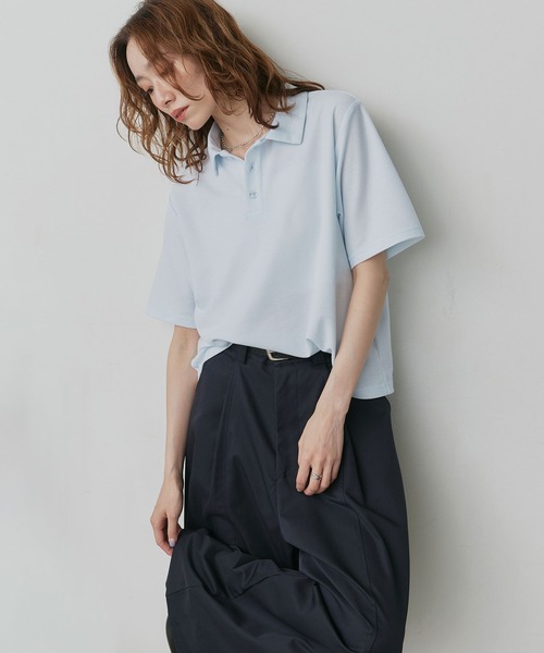 ad thie（アドティエ）の「ベーシック ハーフスリーブ ポロシャツ（ポロシャツ・レディース・アイボリー/グレイッシュベージュ/ネイビー/チャコール/ピンク/ライトブルー/ブラウン・FREE）」の6枚目の写真