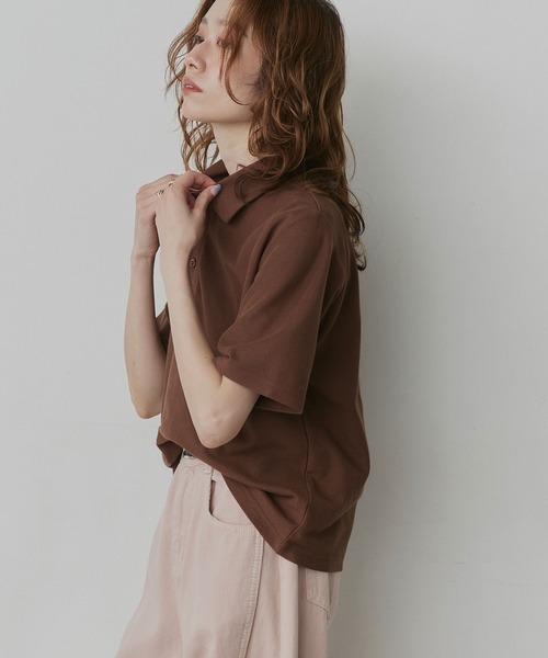 ad thie（アドティエ）の「ベーシック ハーフスリーブ ポロシャツ（ポロシャツ・レディース・アイボリー/グレイッシュベージュ/ネイビー/チャコール/ピンク/ライトブルー/ブラウン・FREE）」の22枚目の写真