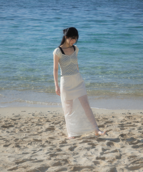 ROSEFRANTZ（ロゼフランツ）の「Lace Shirring Crop T-shirt [Cream]（Tシャツ/カットソー・レディース・Cream・OS）」の2枚目の写真