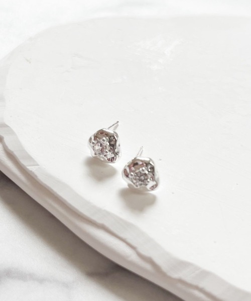 yu-ka(ユーカ)の「YU-KA:ジルコニアハート スタッドミニピアス Zirconia heart stud mini earrings(ピアス(両耳用)・レディース・シルバー・FREE)」の3枚目の写真