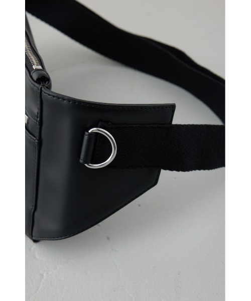 AZUL by moussy（アズールバイマウジー）の「スリムボディバッグ（ボディバッグ/ウエストポーチ・メンズ・ブラック/カーキ・FREE）」の9枚目の写真