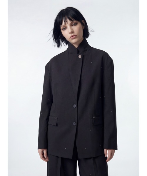 TAJEN:T（タジェント）の「【TAJEN:T】BACK OPEN RHINESTONE TAILORED JACKET/バックオープンラインストーンテーラードジャケット（テーラードジャケット・レディース・グレー/ブラック・2/1）」の2枚目の写真