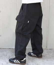 FFEIN（フェイン）の「【FFEIN(フェイン)】ナイロンテックワイドカーゴパンツ / ドローコード ブロークコア シティ ワンポイント シンプル ノームコア（その他パンツ）」