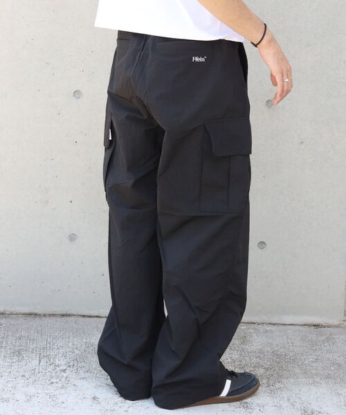 FFEIN（フェイン）の「【FFEIN(フェイン)】ナイロンテックワイドカーゴパンツ / ドローコード ブロークコア シティ ワンポイント シンプル ノームコア（その他パンツ・メンズ・ブラック/ネイビー/アイボリー・LARGE/MEDIUM/SMALL）」の15枚目の写真
