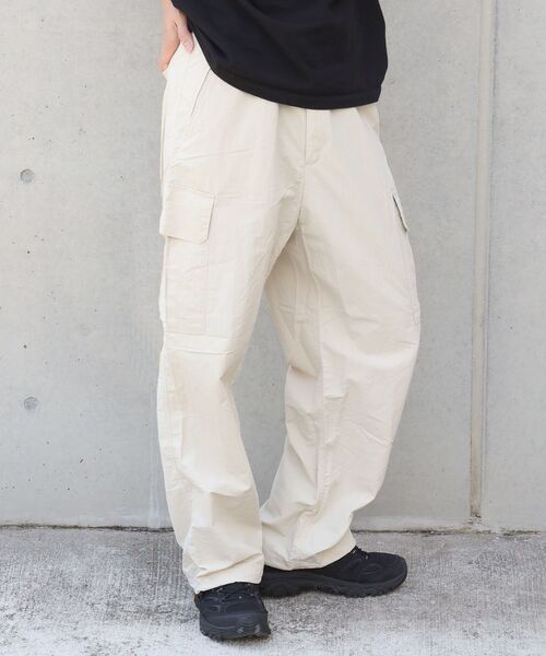 FFEIN（フェイン）の「【FFEIN(フェイン)】ナイロンテックワイドカーゴパンツ / ドローコード ブロークコア シティ ワンポイント シンプル ノームコア（その他パンツ・メンズ・ブラック/ネイビー/アイボリー・LARGE/MEDIUM/SMALL）」の19枚目の写真
