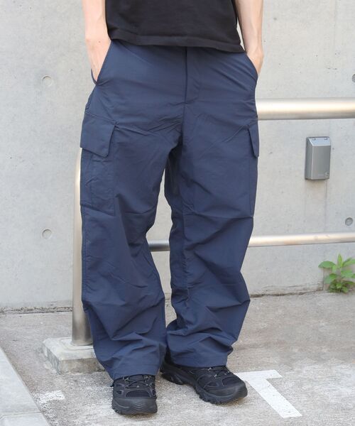 FFEIN（フェイン）の「【FFEIN(フェイン)】ナイロンテックワイドカーゴパンツ / ドローコード ブロークコア シティ ワンポイント シンプル ノームコア（その他パンツ・メンズ・ブラック/ネイビー/アイボリー・LARGE/MEDIUM/SMALL）」の5枚目の写真