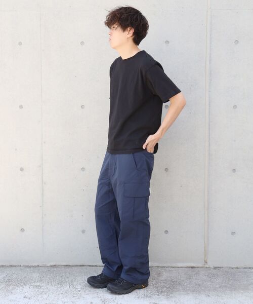 FFEIN（フェイン）の「【FFEIN(フェイン)】ナイロンテックワイドカーゴパンツ / ドローコード ブロークコア シティ ワンポイント シンプル ノームコア（その他パンツ・メンズ・ブラック/ネイビー/アイボリー・LARGE/MEDIUM/SMALL）」の9枚目の写真