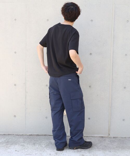 FFEIN（フェイン）の「【FFEIN(フェイン)】ナイロンテックワイドカーゴパンツ / ドローコード ブロークコア シティ ワンポイント シンプル ノームコア（その他パンツ・メンズ・ブラック/ネイビー/アイボリー・LARGE/MEDIUM/SMALL）」の10枚目の写真