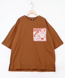 ScoLar（スカラー）の「362101：ポケットギミック付き ピザ屋ネコ＆クマ柄Tシャツ（Tシャツ/カットソー）」