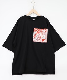 ScoLar（スカラー）の「362101：ポケットギミック付き ピザ屋ネコ＆クマ柄Tシャツ（Tシャツ/カットソー）」