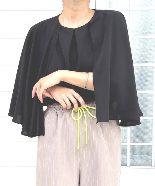 Q(キュー)の「3wayドレープトップス(シャツ/ブラウス・レディース・ブラック/オフホワイト・MEDIUM)」の19枚目の写真