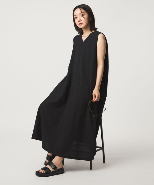 green label relaxing(グリーンレーベルリラクシング)の「【WEB限定】<at ease>カラミ ノースリーブ ワンピース(ワンピース・レディース・ブラック/ロイヤルブルー/ケリーグリーン・FREE)」の1枚目の写真