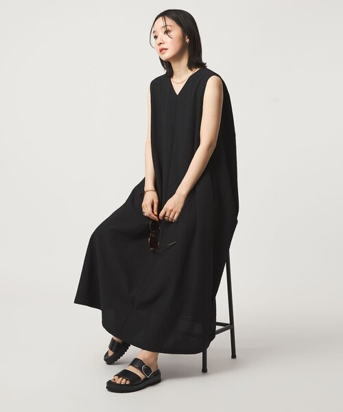 green label relaxing(グリーンレーベルリラクシング)の「【WEB限定】<at ease>カラミ ノースリーブ ワンピース(ワンピース・レディース・ブラック/ロイヤルブルー/ケリーグリーン・FREE)」の4枚目の写真