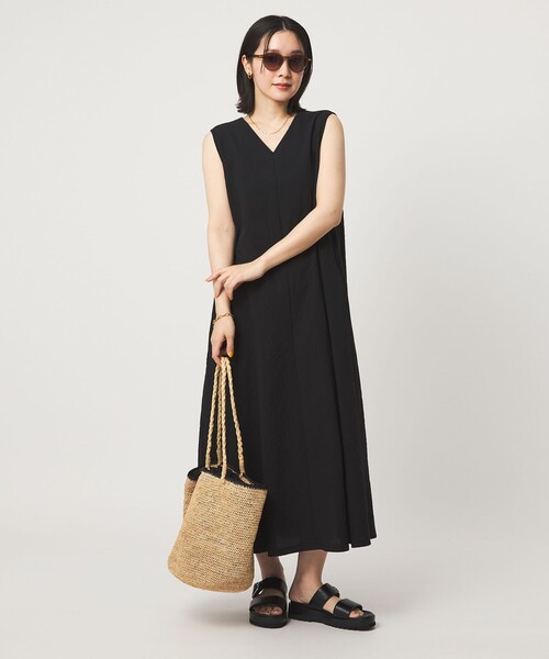 green label relaxing(グリーンレーベルリラクシング)の「【WEB限定】<at ease>カラミ ノースリーブ ワンピース(ワンピース・レディース・ブラック/ロイヤルブルー/ケリーグリーン・FREE)」の8枚目の写真