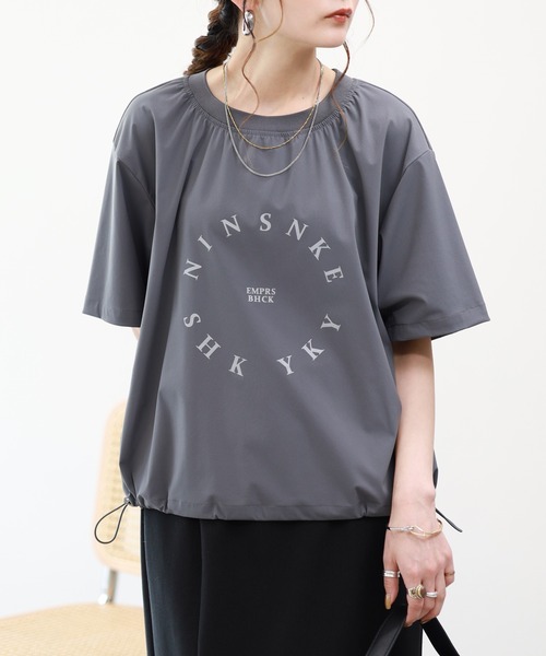EGLANTINE（エグランティーヌ）の「EGLANTINE 接触冷感+UVカット ナイロンロゴプルオーバー 半袖（Tシャツ/カットソー・レディース・サンドベージュ/ブラック/チャコールグレー・38）」の18枚目の写真