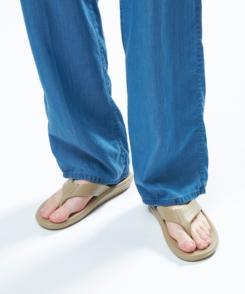 MEN'S BIGI（メンズビギ）の「【ISLAND SLIPPER/アイランドスリッパ】EVA ビーチサンダル（サンダル・メンズ・ブラック/グレー系その他・03/02）」の2枚目の写真