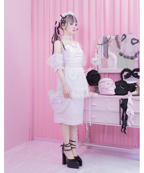 AVENCHUMU(アバンチュウム)の「Race up off shoulder tulle puff tops(チューブトップ・レディース・ブラック×ピンク/ブラック・XS/FREE)」の21枚目の写真