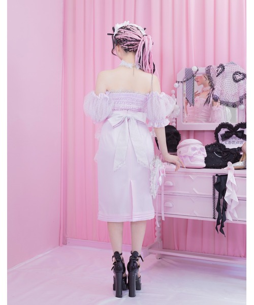 AVENCHUMU(アバンチュウム)の「Race up off shoulder tulle puff tops(チューブトップ・レディース・ブラック×ピンク/ブラック・XS/FREE)」の20枚目の写真