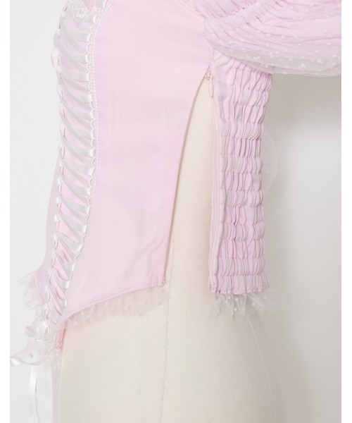 AVENCHUMU(アバンチュウム)の「Race up off shoulder tulle puff tops(チューブトップ・レディース・ブラック×ピンク/ブラック・XS/FREE)」の10枚目の写真