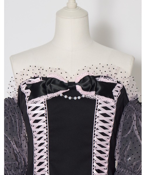 AVENCHUMU(アバンチュウム)の「Race up off shoulder tulle puff tops(チューブトップ・レディース・ブラック×ピンク/ブラック・XS/FREE)」の6枚目の写真
