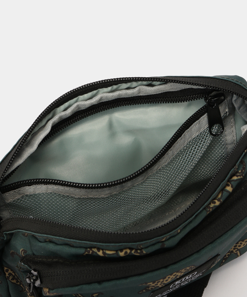 JOURNAL STANDARD relume（ジャーナルスタンダード　レリューム）の「【KiU/キウ】FRNT PKT ミニショルダーバッグ（ショルダーバッグ・レディース・ブラック/グリーン・FREE）」の9枚目の写真