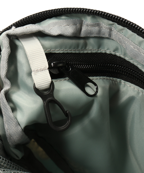 JOURNAL STANDARD relume（ジャーナルスタンダード　レリューム）の「【KiU/キウ】FRNT PKT ミニショルダーバッグ（ショルダーバッグ・レディース・ブラック/グリーン・FREE）」の11枚目の写真
