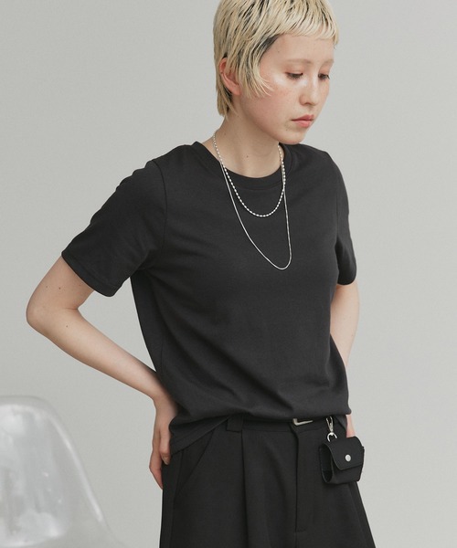 ad thie(アドティエ)の「カップ付き ベーシック コンパクト Tシャツ(Tシャツ/カットソー・レディース・ブラック/アイボリー・FREE)」の1枚目の写真
